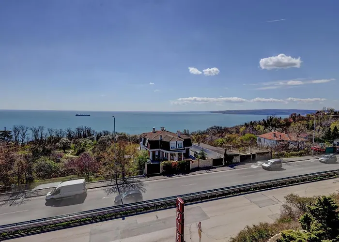 Ellinis - Sea View And Free Parking Várna