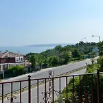 Ellinis - Sea View And Free Parking Варна