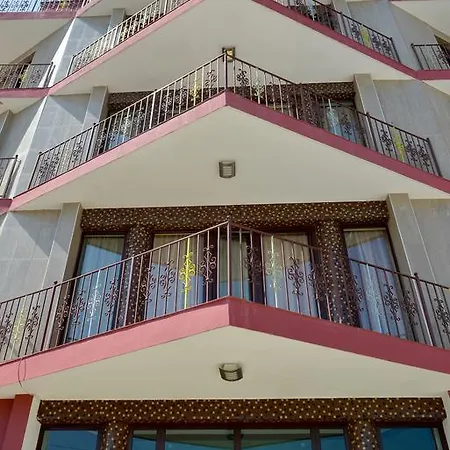 Ellinis - Sea View And Free Parking Hotel