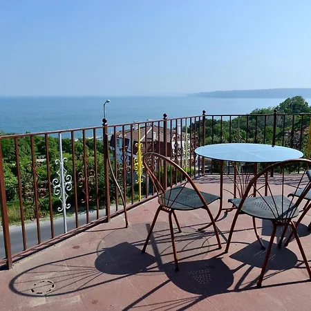 Ellinis - Sea View And Free Parking Хотел Варна