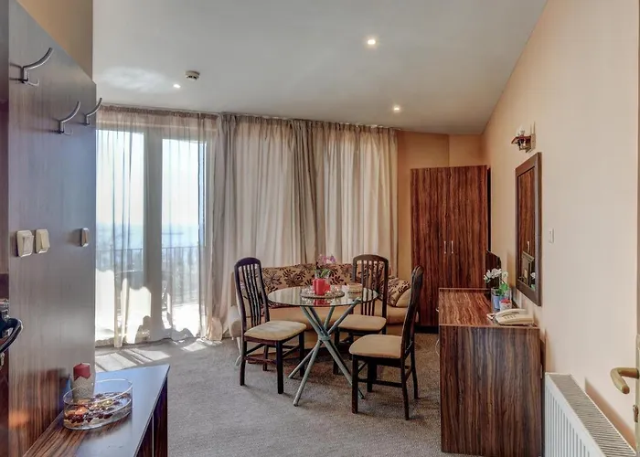 Ellinis - Sea View And Free Parking מלון 3*