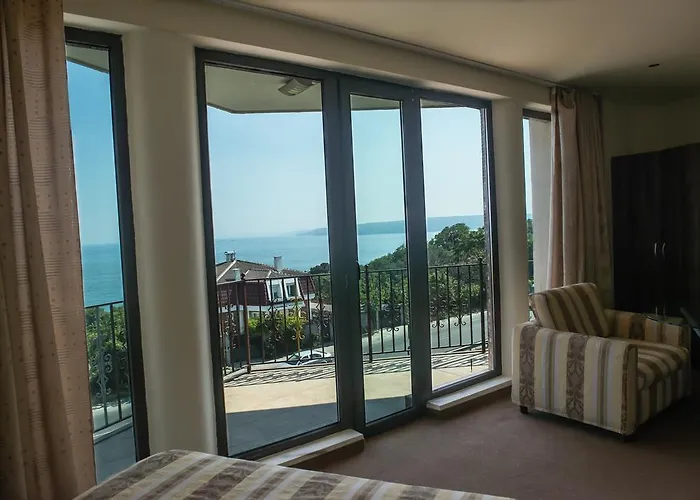 Hotell Ellinis - Sea View And Free Parking Varna